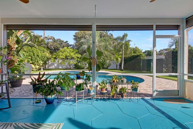 60 Camelia Circle, Tequesta, FL 33469