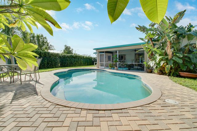 60 Camelia Circle, Tequesta, FL 33469