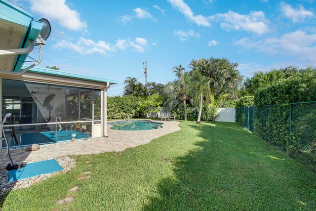 60 Camelia Circle, Tequesta, FL 33469