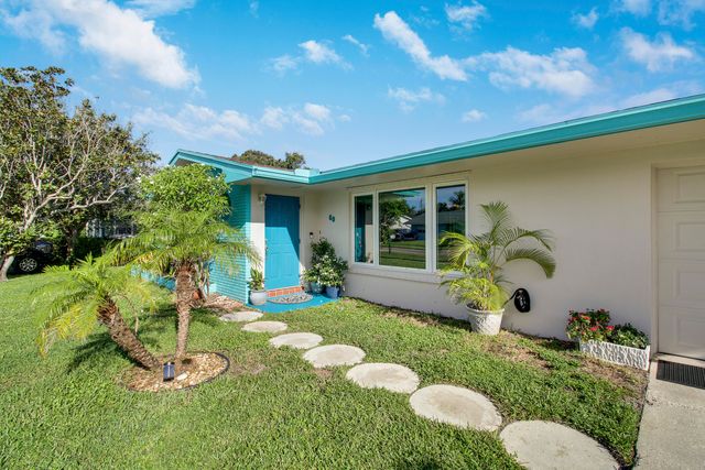 60 Camelia Circle, Tequesta, FL 33469