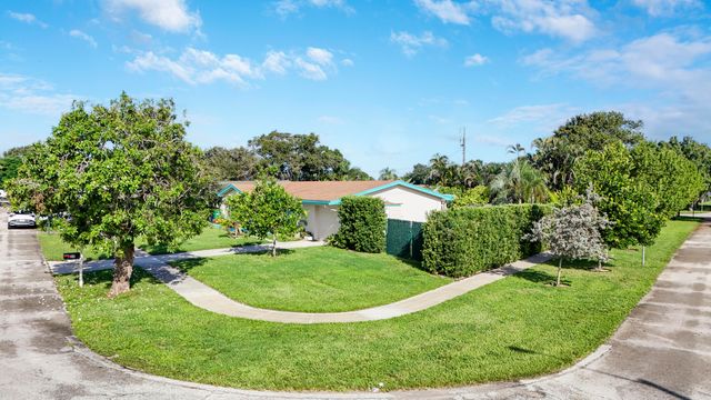 60 Camelia Circle, Tequesta, FL 33469