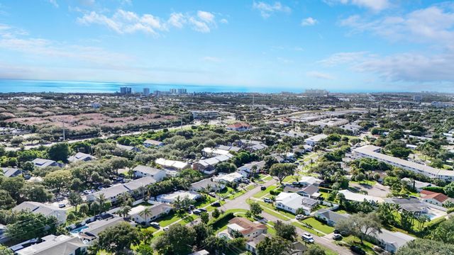 60 Camelia Circle, Tequesta, FL 33469
