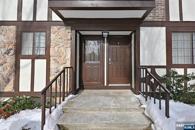 708 Thoreau Court, Mahwah, NJ 07430