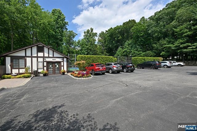 708 Thoreau Court, Mahwah, NJ 07430
