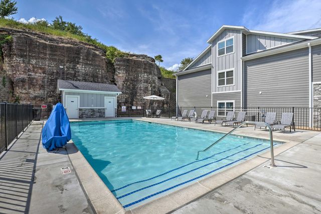 3107 S Vineyards Terrace 4, Branson, MO 65616