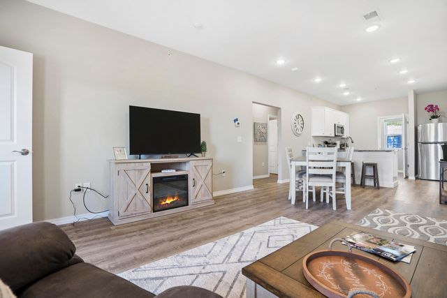 3107 S Vineyards Terrace 4, Branson, MO 65616