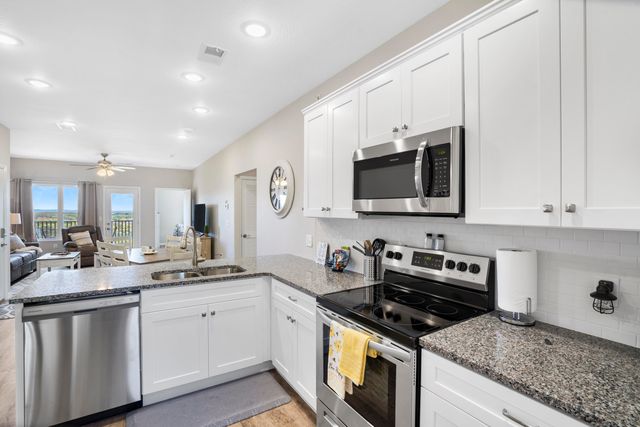 3107 S Vineyards Terrace 4, Branson, MO 65616