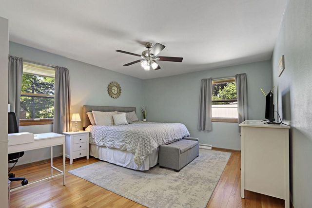 3625 S Brentwood ROAD, New Berlin, WI 53151