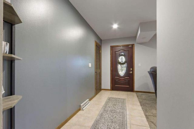 3625 S Brentwood ROAD, New Berlin, WI 53151