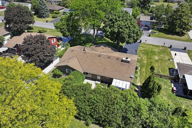 3625 S Brentwood ROAD, New Berlin, WI 53151