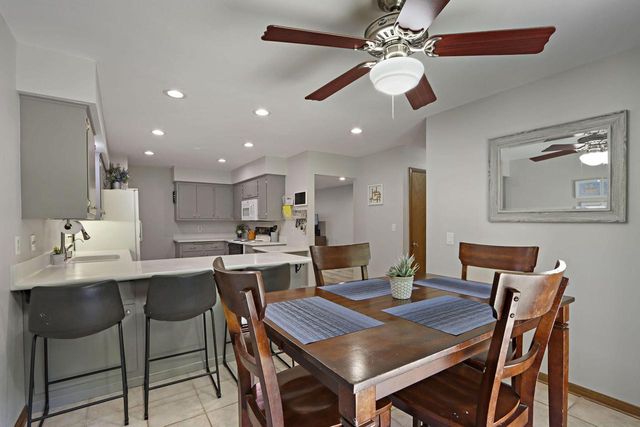 3625 S Brentwood ROAD, New Berlin, WI 53151