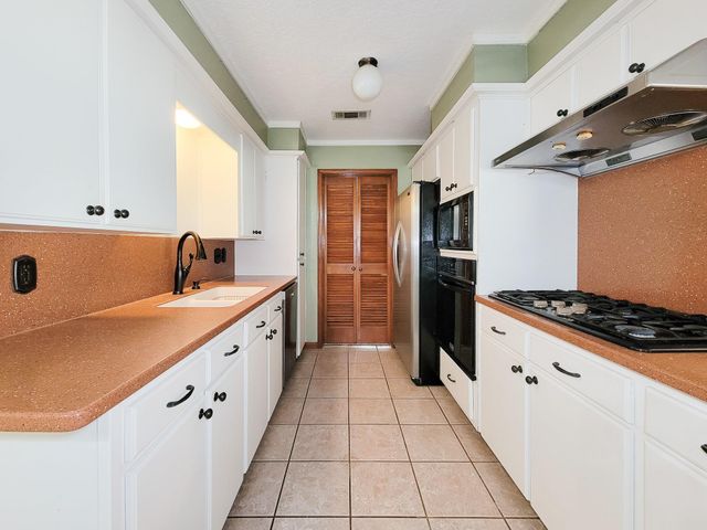 1610 Maryon Street, Baytown, TX 77523