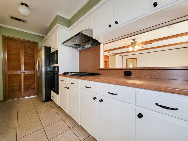 1610 Maryon Street, Baytown, TX 77523