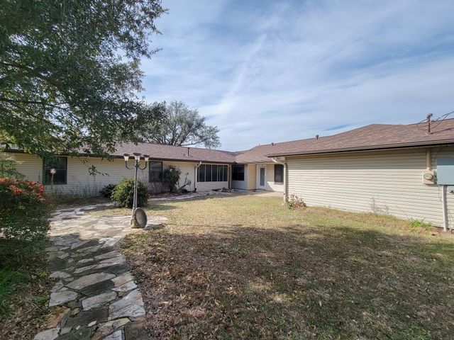 1610 Maryon Street, Baytown, TX 77523