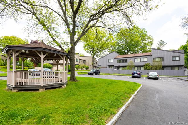2304 Magnolia Walk, Poughkeepsie, NY 12603