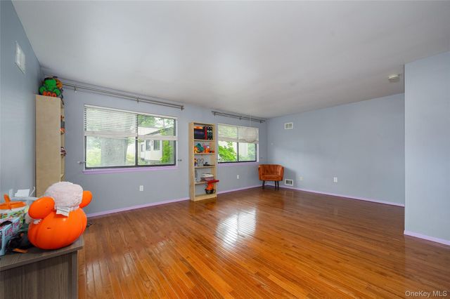 2304 Magnolia Walk, Poughkeepsie, NY 12603