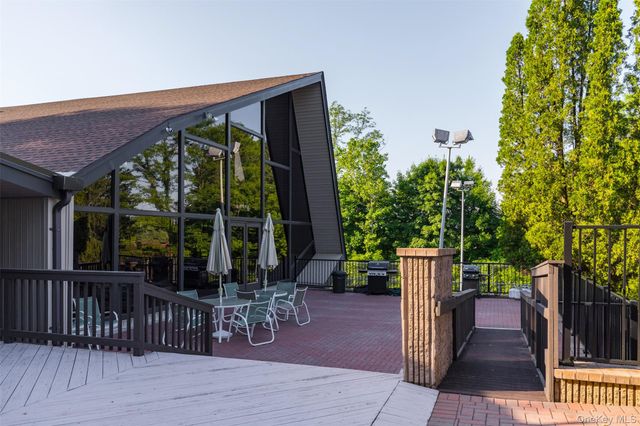 2304 Magnolia Walk, Poughkeepsie, NY 12603