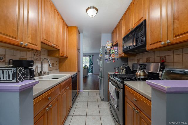 2304 Magnolia Walk, Poughkeepsie, NY 12603