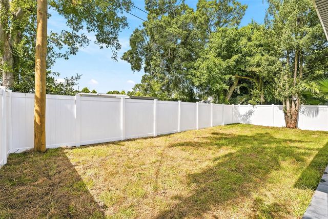 1117 15TH AVENUE NW, Largo, FL 33770