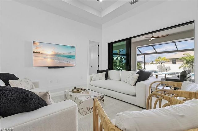 1923 27th TER, Cape Coral, FL 33914