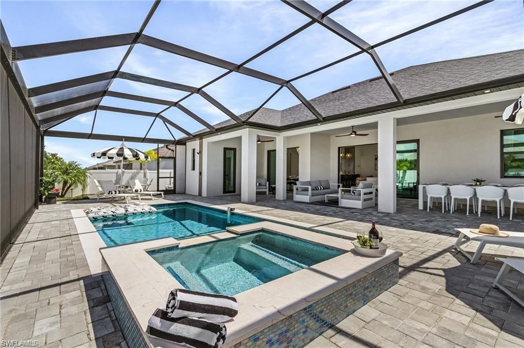 Image 2 of property listing at 1923 27th TER, Cape Coral, FL 33914