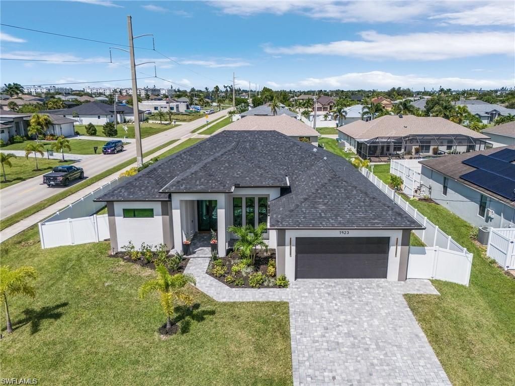 Image 3 of property listing at 1923 27th TER, Cape Coral, FL 33914