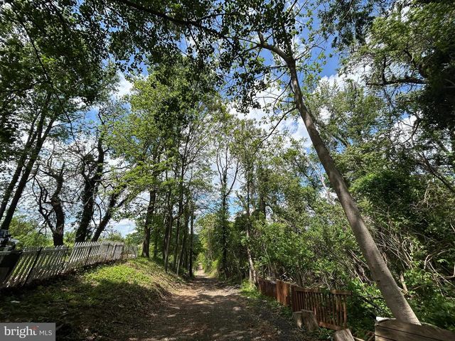 1701 FERGUSON LN, Fort Washington, MD 20744