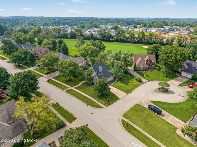1201 Crosstimbers Dr, Louisville, KY 40245