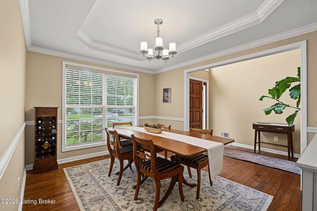 1201 Crosstimbers Dr, Louisville, KY 40245