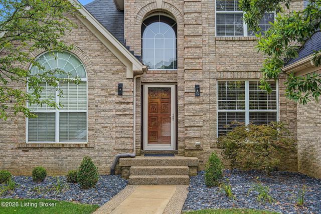 1201 Crosstimbers Dr, Louisville, KY 40245