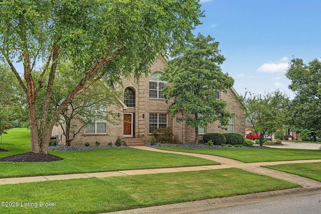 1201 Crosstimbers Dr, Louisville, KY 40245
