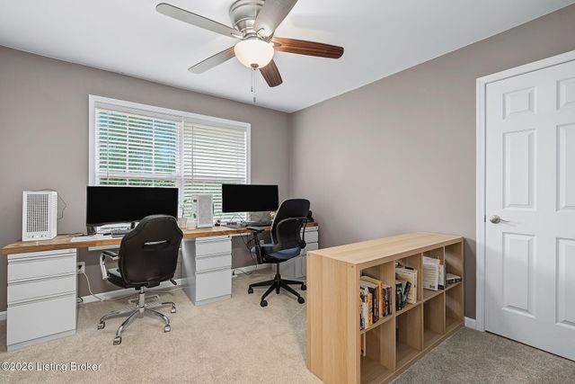 1201 Crosstimbers Dr, Louisville, KY 40245