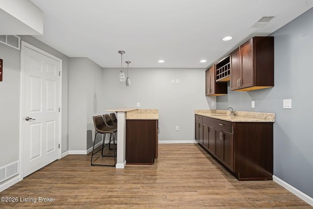 1201 Crosstimbers Dr, Louisville, KY 40245