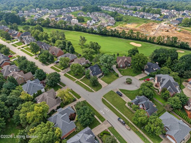 1201 Crosstimbers Dr, Louisville, KY 40245