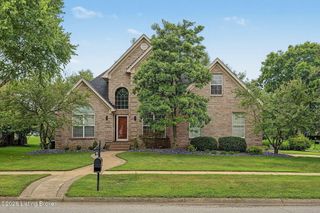 1201 Crosstimbers Dr, Louisville, KY 40245