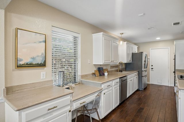 9734 Queenswood Lane, Dallas, TX 75238