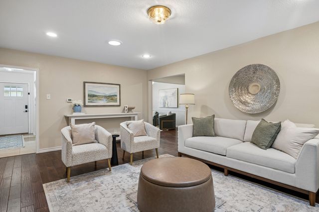 9734 Queenswood Lane, Dallas, TX 75238