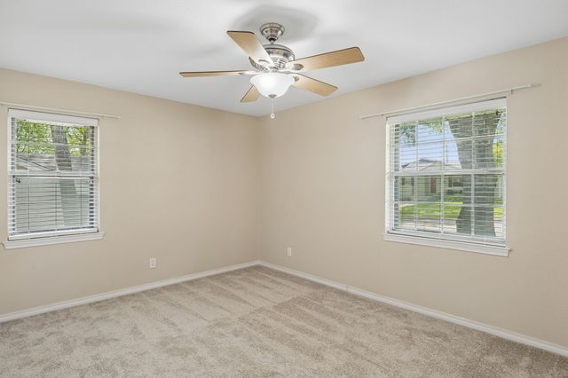 9734 Queenswood Lane, Dallas, TX 75238