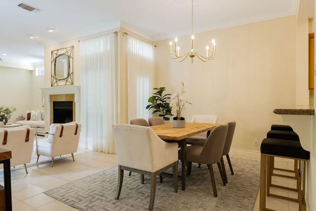 2118 Nantucket Drive C, Houston, TX 77057