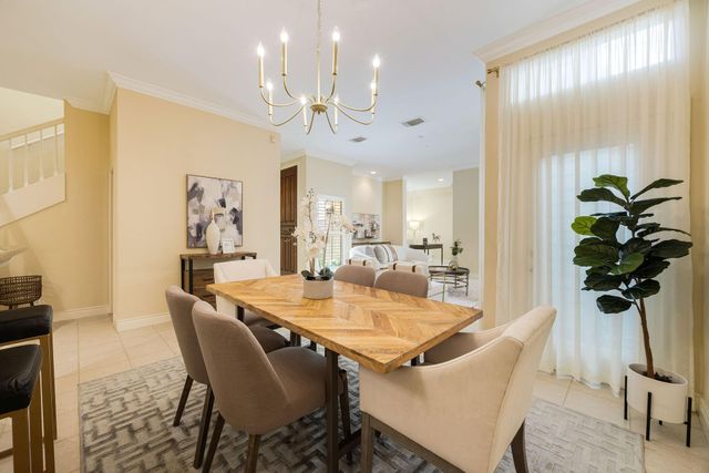 2118 Nantucket Drive C, Houston, TX 77057