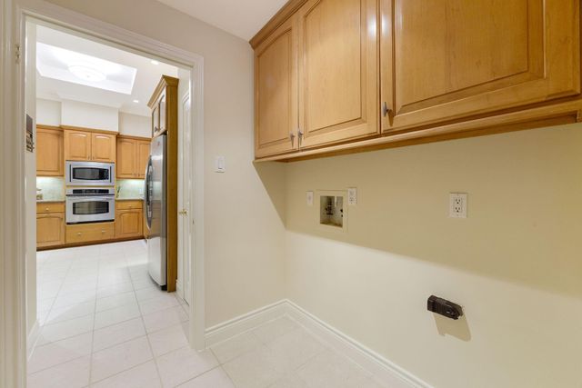 2118 Nantucket Drive C, Houston, TX 77057