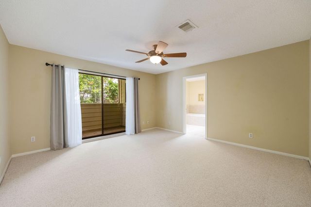 2118 Nantucket Drive C, Houston, TX 77057