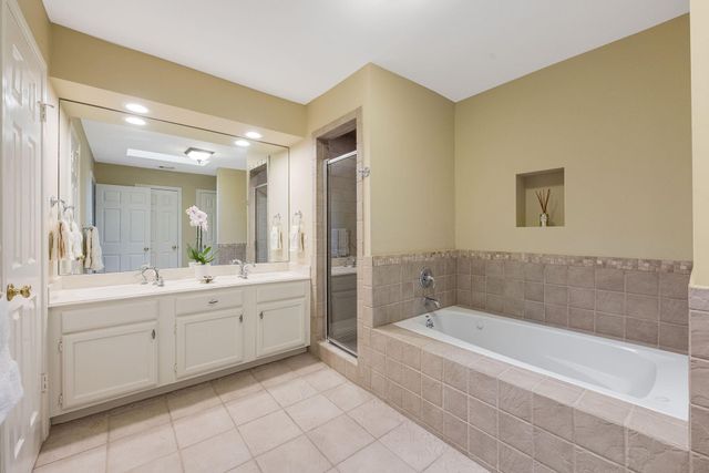 2118 Nantucket Drive C, Houston, TX 77057