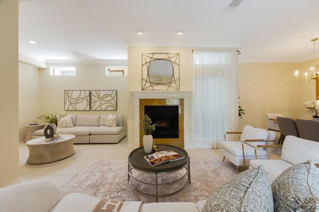 2118 Nantucket Drive C, Houston, TX 77057