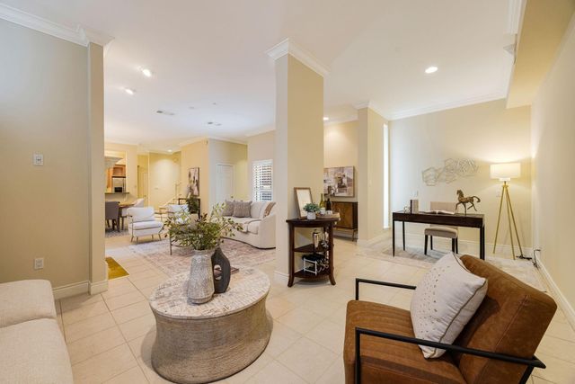 2118 Nantucket Drive C, Houston, TX 77057