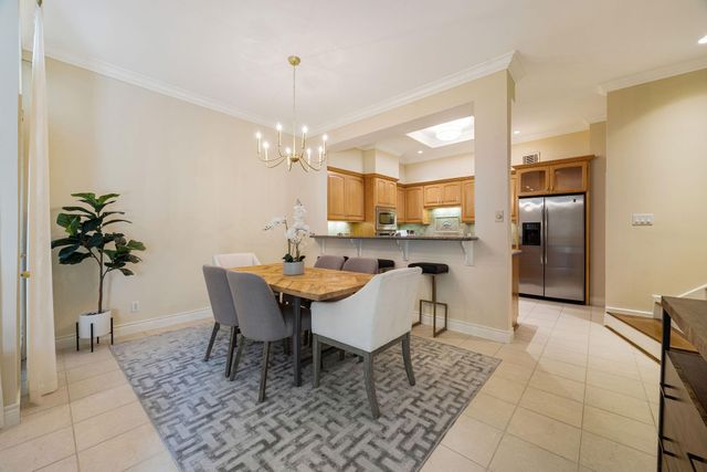 2118 Nantucket Drive C, Houston, TX 77057