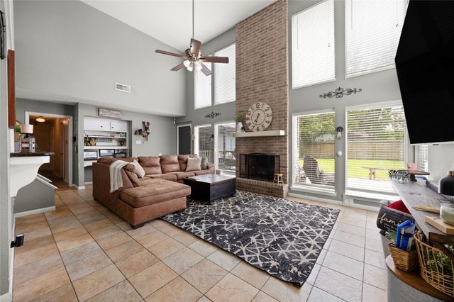 1809 20th Avenue N, Texas City, TX 77590