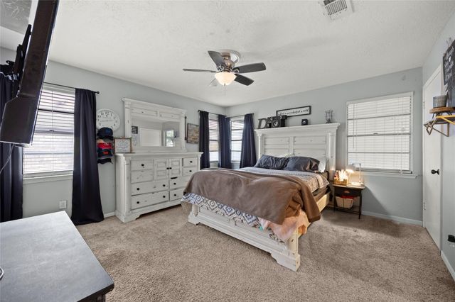 1809 20th Avenue N, Texas City, TX 77590
