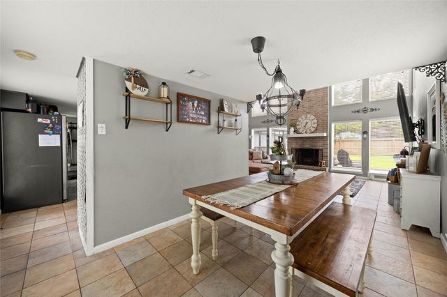 1809 20th Avenue N, Texas City, TX 77590