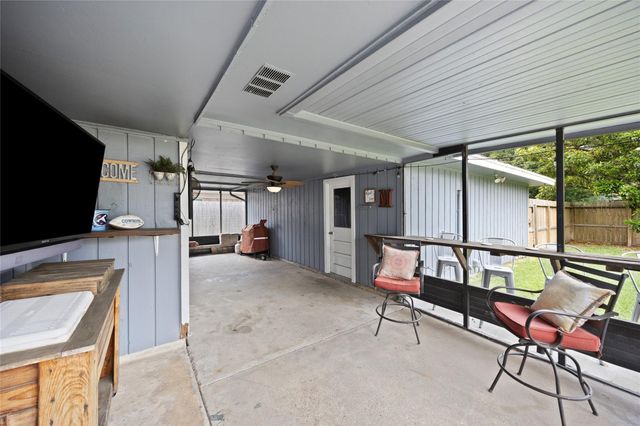 1809 20th Avenue N, Texas City, TX 77590
